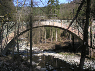 Eisenbahnbogenbrücke der ehem. Höllentalbahn